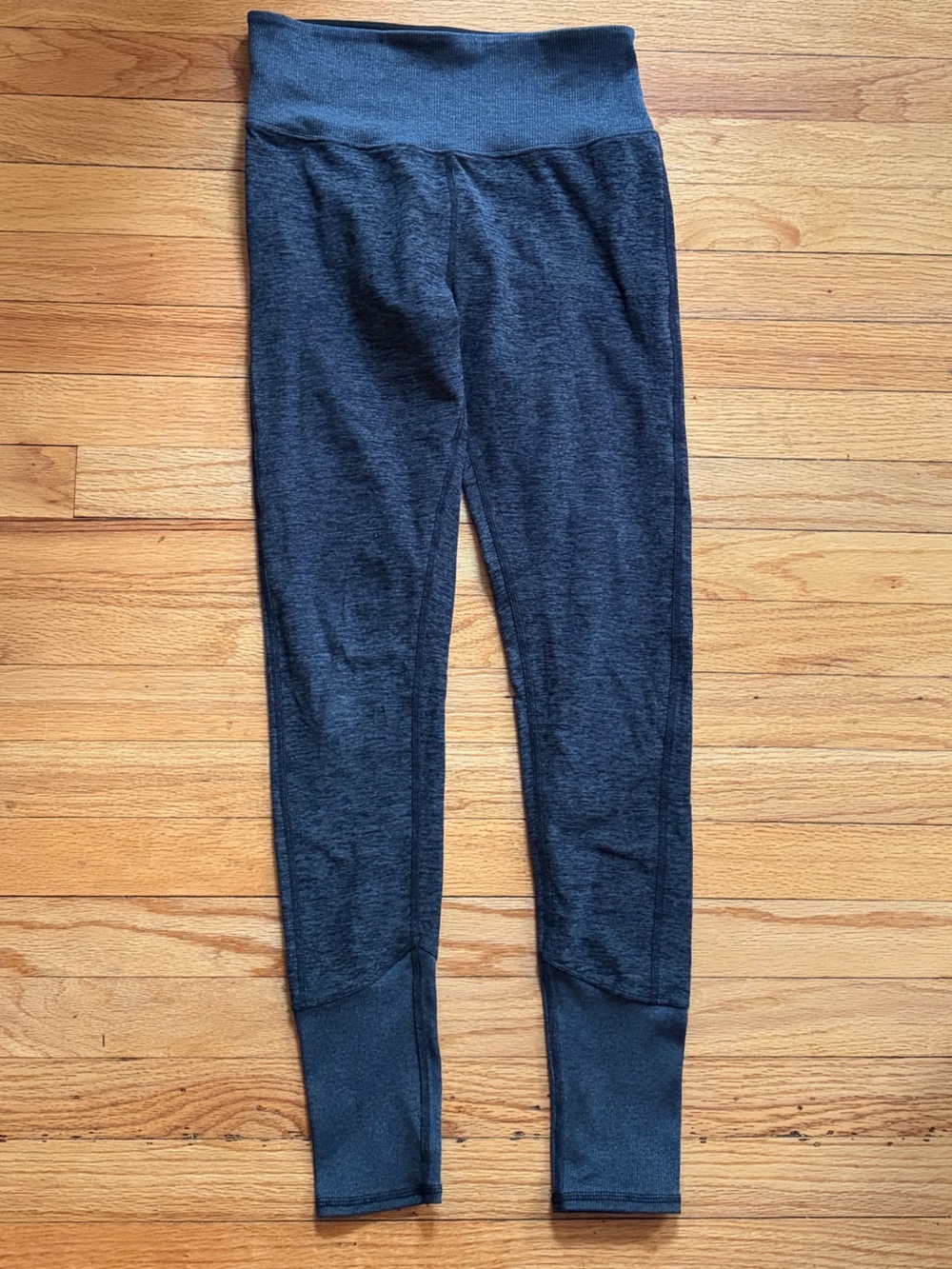 57. Size S/M ALO Dark Grey Alosoft Leggings